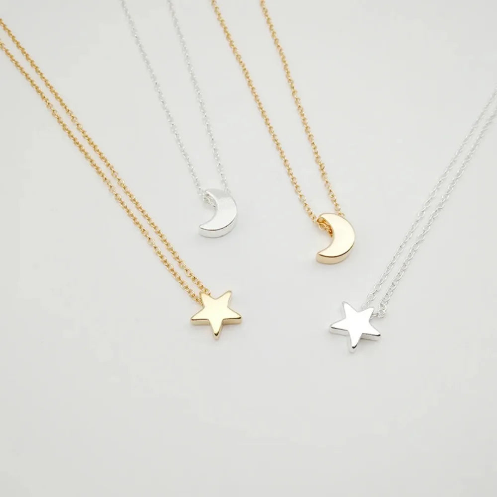 1. gioielli - collana con ciondolo a stella, cuore o luna