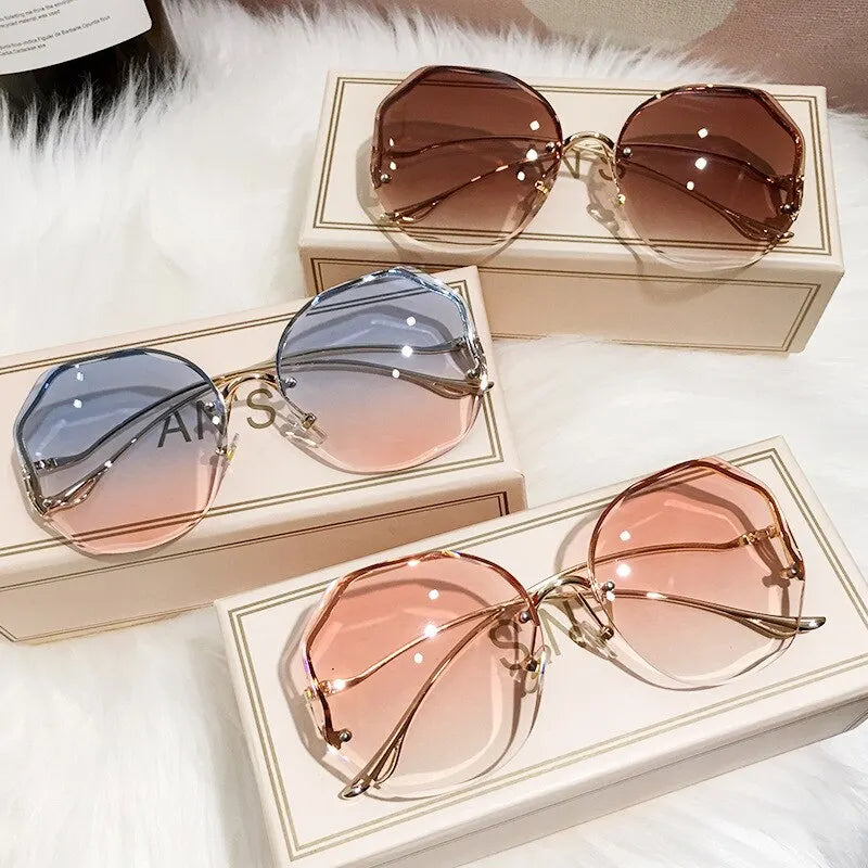 3. accessori - Occhiali da sole da donna senza montatura oversize