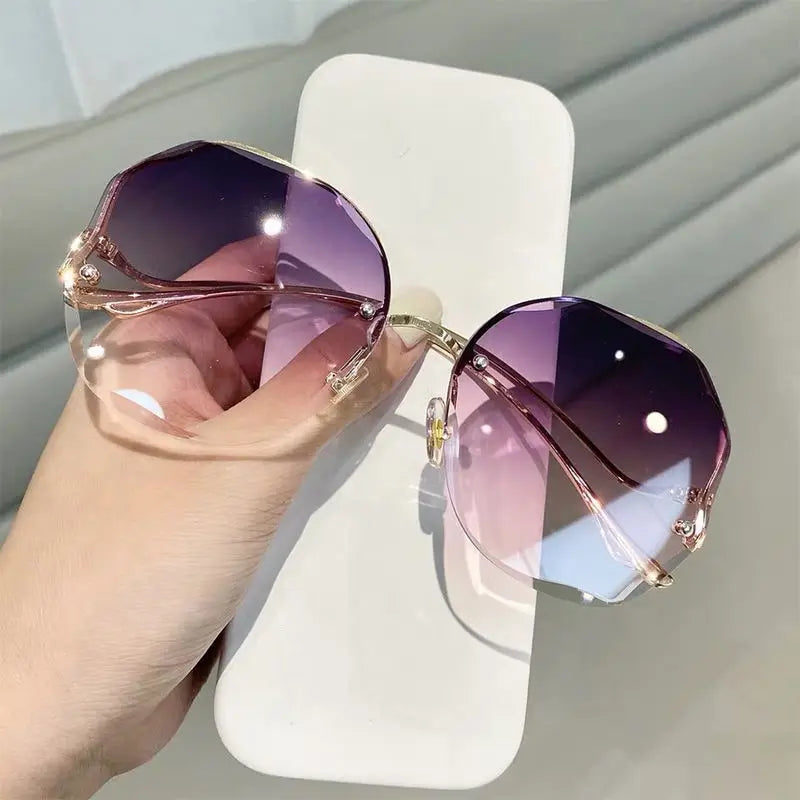3. accessori - Occhiali da sole da donna senza montatura oversize
