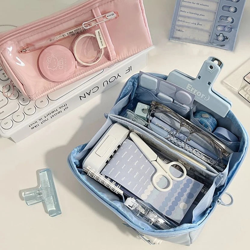 5. accessori - astuccio molto capace, vari utilizzi