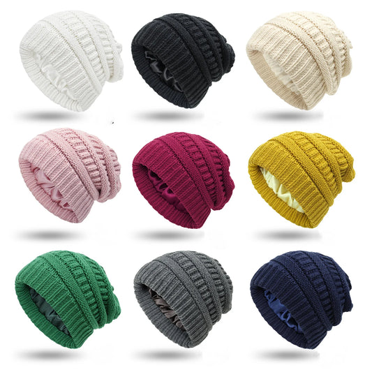 2. accessori - abbigliamento - cappello lavorato a maglia foderato in raso