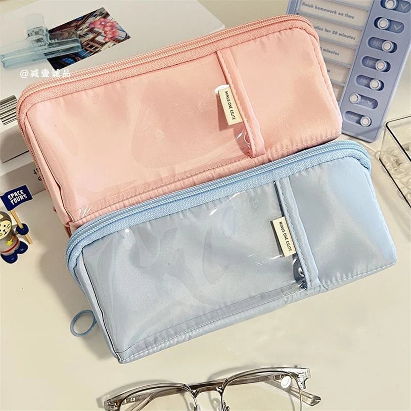 5. accessori - astuccio molto capace, vari utilizzi